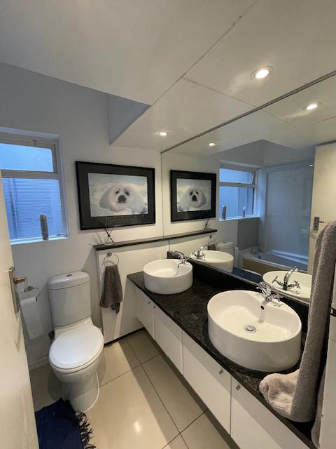 To Let 2 Bedroom Property for Rent in Sea Point Western Cape